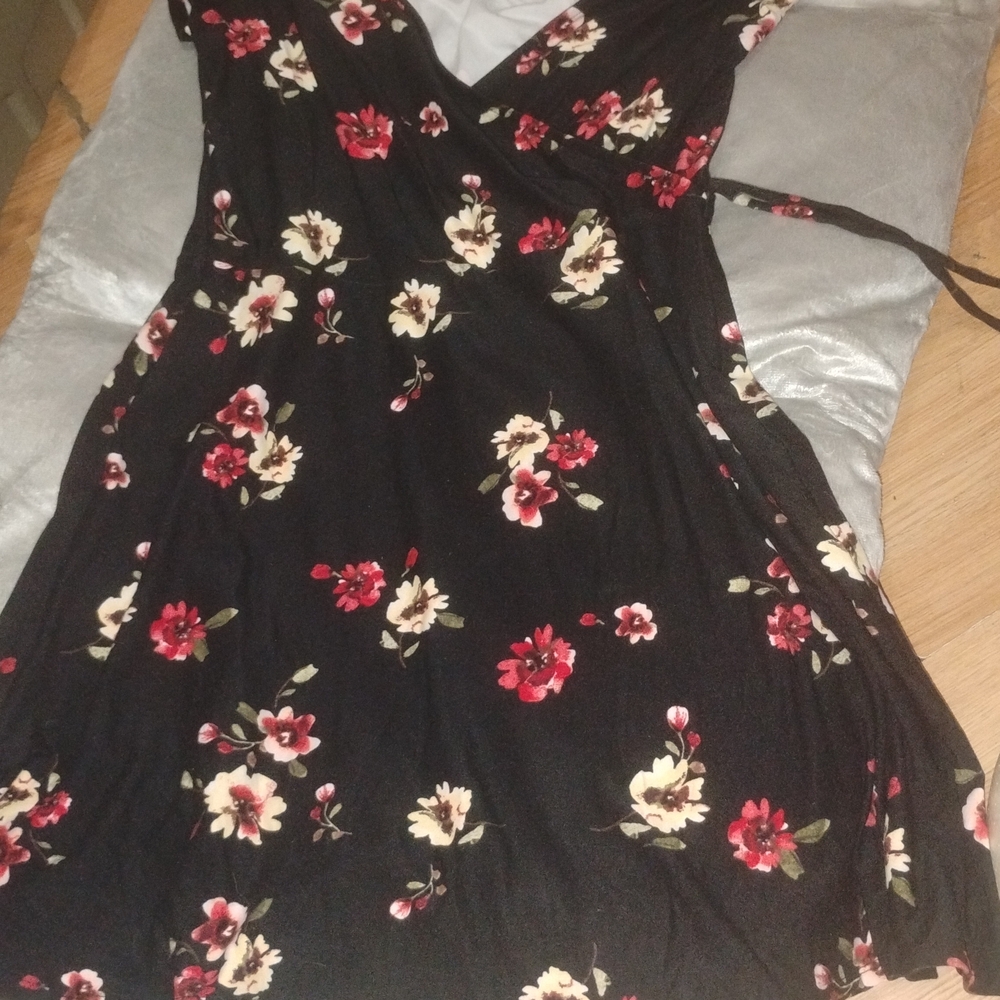 Arizona Jean Company Floral Dress - Black and Pink